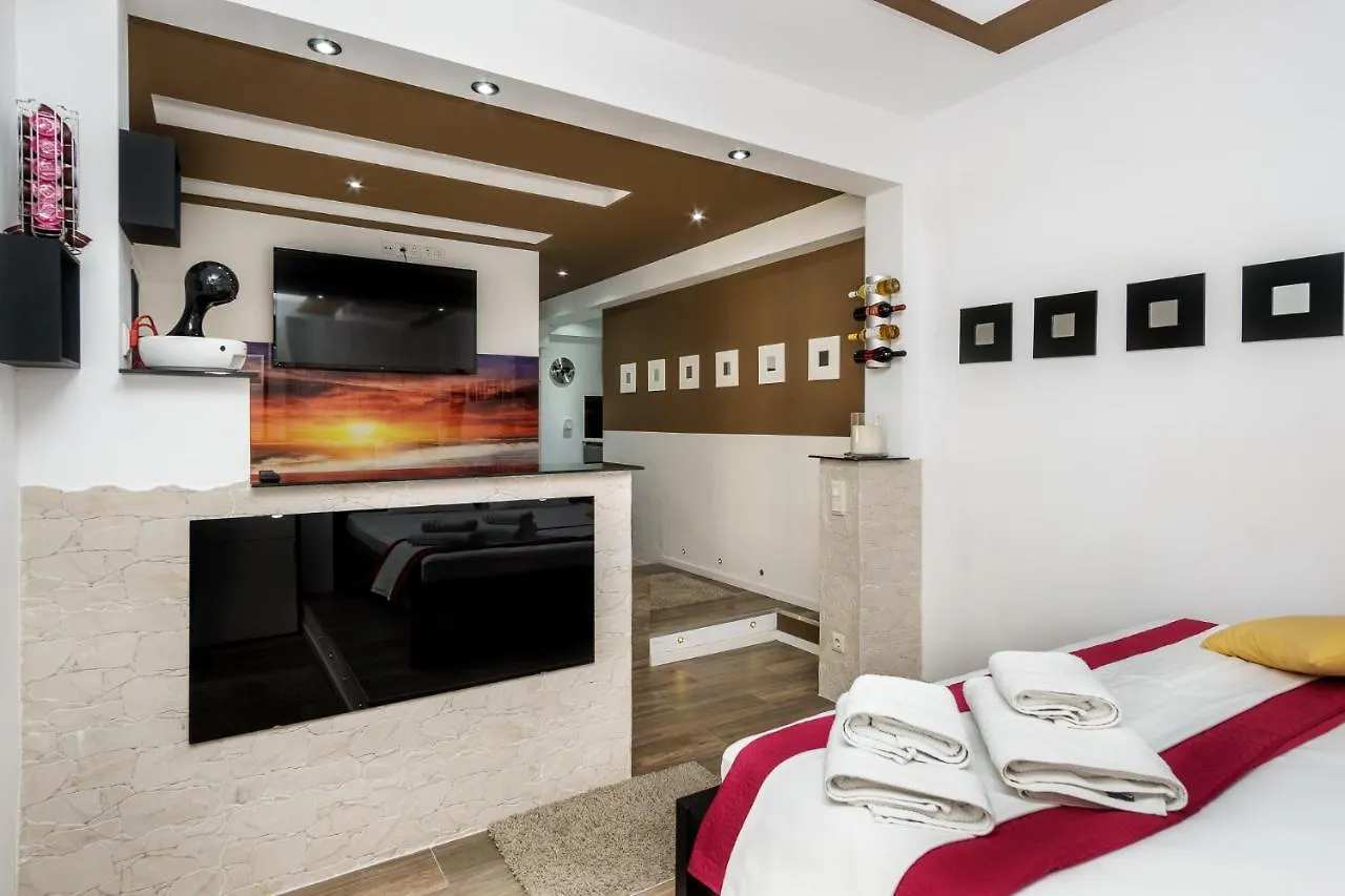 Apartment C.8 Indigo&Leon #Suite_In_City_Center Thessaloniki